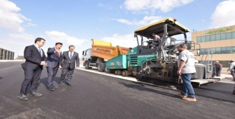 Başkan Kılca, sanayi bölgelerindeki yol asfaltlama çalışmalarını inceledi