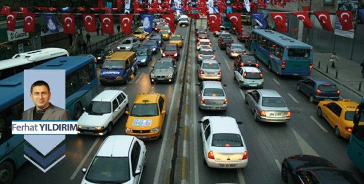 İstanbul’da trafik ve ulaşım kaosu devam ediyor