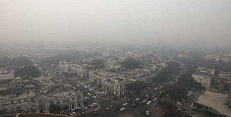 Yeni Delhi’de hava kirliliğine karşı 5 milyon maske
