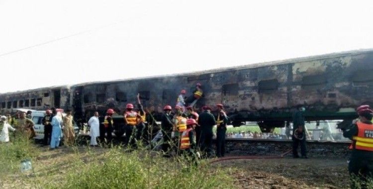 Pakistan’daki tren yangınında kimlik belirleme çalışmaları sürüyor