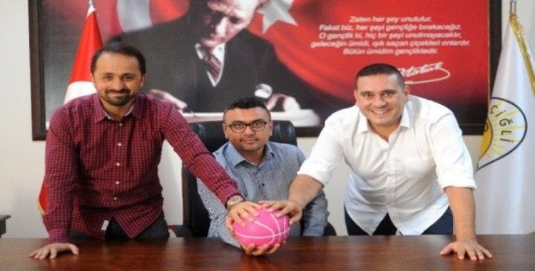 Çiğli Belediyespor’dan ’Pembe Top Sahada’ kampanyasına destek