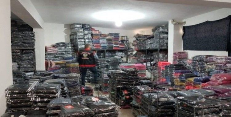 İzmir’de piyasa değeri 4 milyon TL olan sahte giyim ürünü ele geçirildi