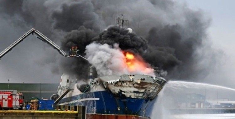 Rusya’da akaryakıt gemisinde patlama: 3 ölü