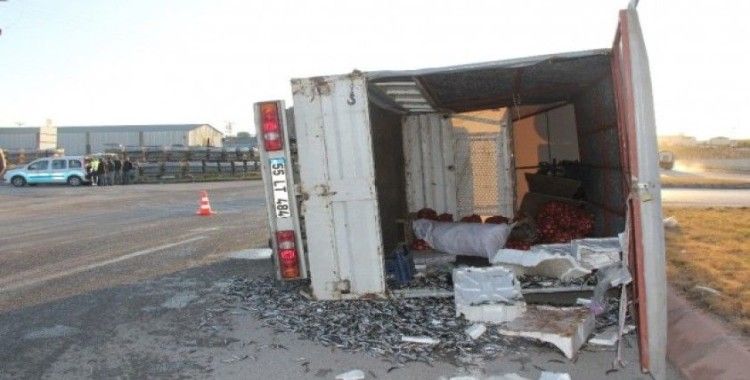 Sivas’ta tanker ile kamyonet çarpıştı: 2 yaralı
