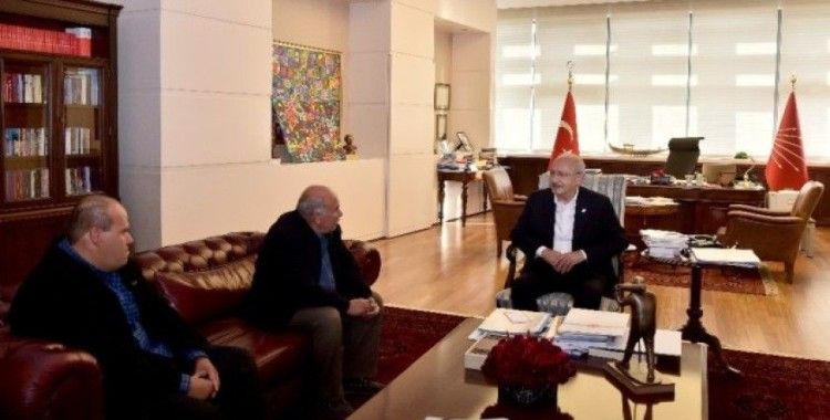 Kılıçdaroğlu, engelli ressam Muhammed Yalçın ile buluştu