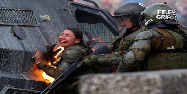 Şili'de polisler diri diri yandı