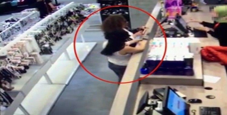 Hırsızlık zanlısı kadın çaldığı telefonlarla yakalandı