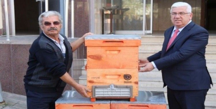 Ergene’deki arı üreticilerine kovan desteği