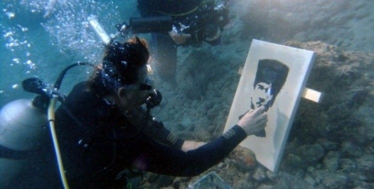 Fethiye’de denizaltında resim yaptılar