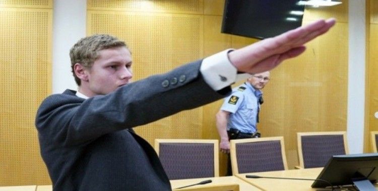 Norveç'teki cami saldırısının sorumlusu mahkemede Nazi selamı verdi