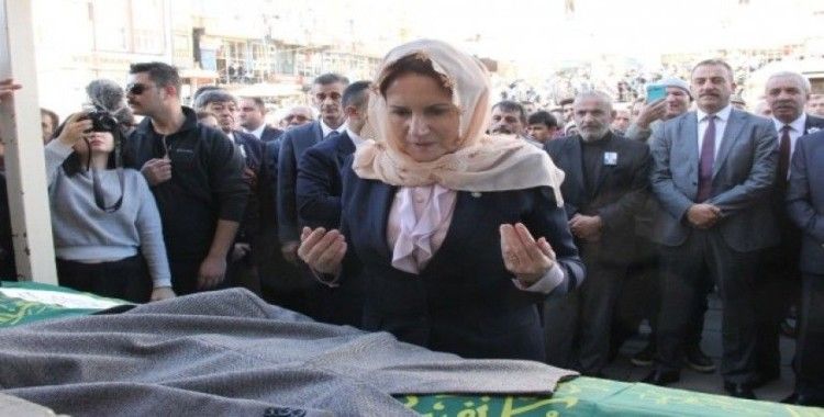 Akşener kazada ölen il başkanının cenaze törenine katıldı