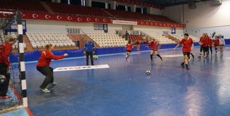 Kastamonu Belediyespor'da EHF Kupası hazırlıkları sürüyor