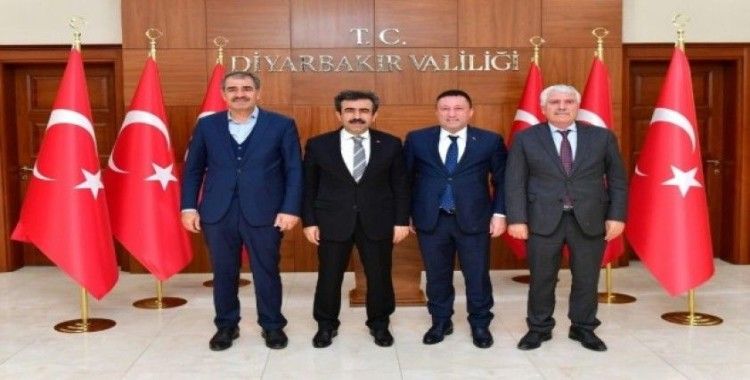 Vali Güzeloğlu belediye başkanlarıyla buluştu