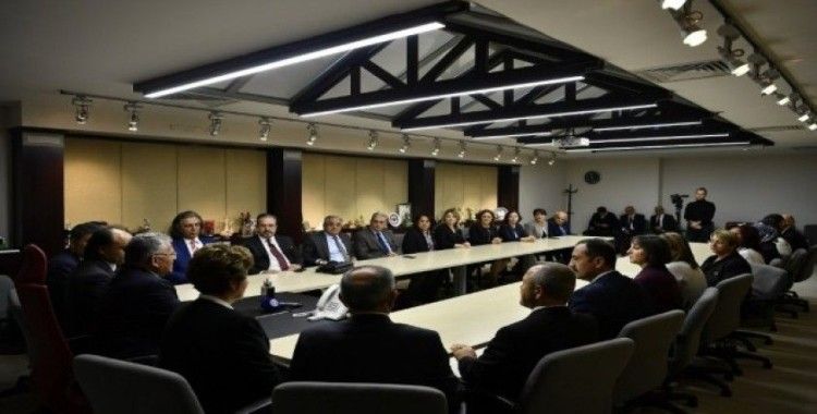 Ankara’da faaliyet gösteren Erciyes Platformu üyeleri Başkan Büyükkılıç’ı ziyaret etti
