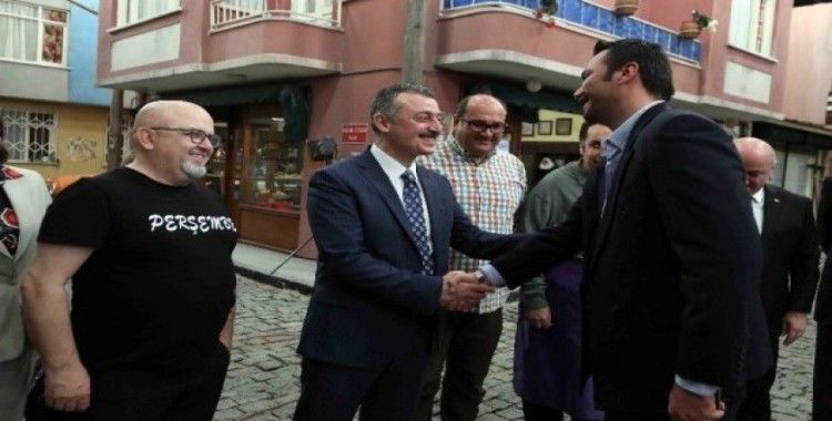 Başkan Büyükakın, “Seksenler” dizisinin setine konuk oldu