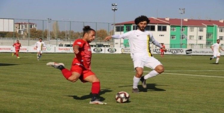 TFF 2. Lig: Sivas Belediyespor: 0 - Bayburt Özel İdare: 2