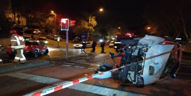 Sarıyer’de panelvan araçla otomobil çarpıştı: 2 yaralı