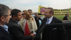Egemen Bağış'ı Prag'a taksiciler uğurladı