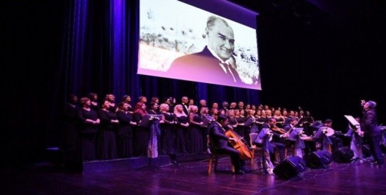 Atatürk, Beylikdüzü’nde sevdiği şarkılarla anıldı