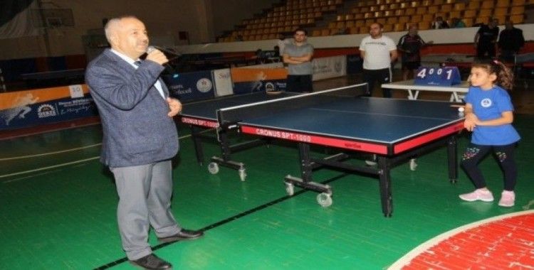 Gebze’de masa tenisi turnuvası başladı