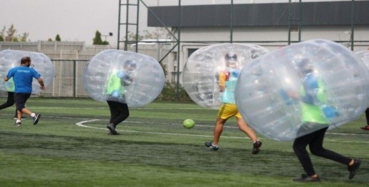 Gençlik Oyunları’nda balon futbolu heyecanı