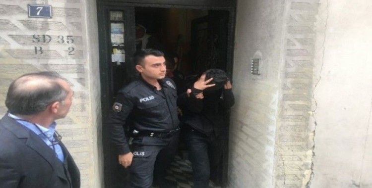 (Özel) Beyoğlu’nda hırsızları apartmana kilitleyip polislere teslim etti