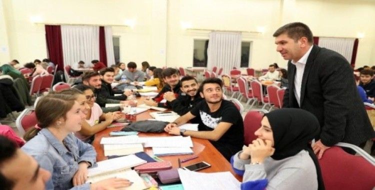 Burdur’da üniversite öğrencilerine belediye sahip çıktı