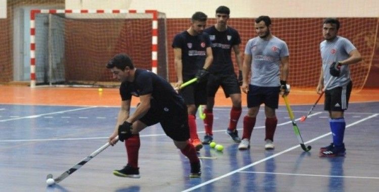 Trabzon’da devam eden Hokey Milli Takım kampında tempo arttı