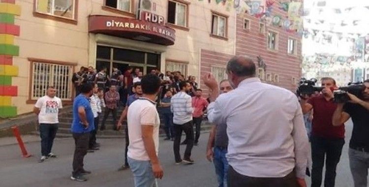 Diyarbakır HDP önünde gerginlik