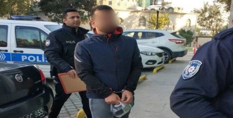 Ruhsatsız silahla yakalanınca gözaltına alındı