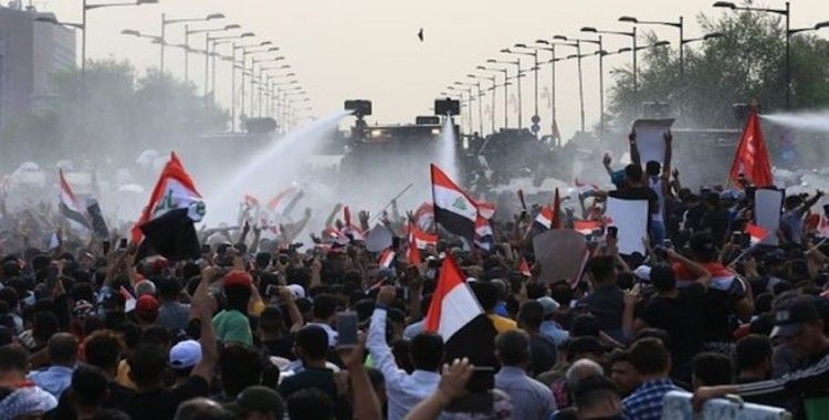 Bağdat'ta bir protestocu daha gaz bombası atılması sonucu öldü