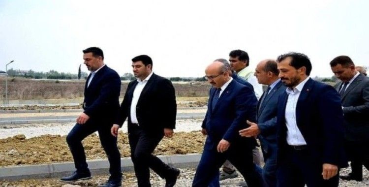 Vali Demirtaş, Yeni Ceyhan Devlet Hastanesinde incelemelerde bulundu