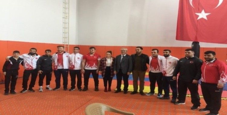 Kulu Belediyesi Gençlik ve Spor Kulübü İşitme Engelliler Derneği açıldı