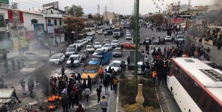 İran'da benzin protestolarında biri polis iki kişi öldü