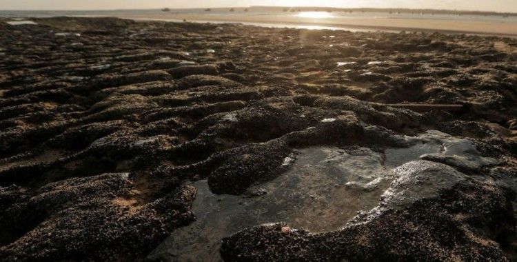 Brezilya kıyılarında petrol alarmı