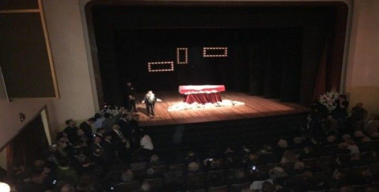 Yıldız Kenter için Kenter Tiyatrosu’nda tören düzenleniyor