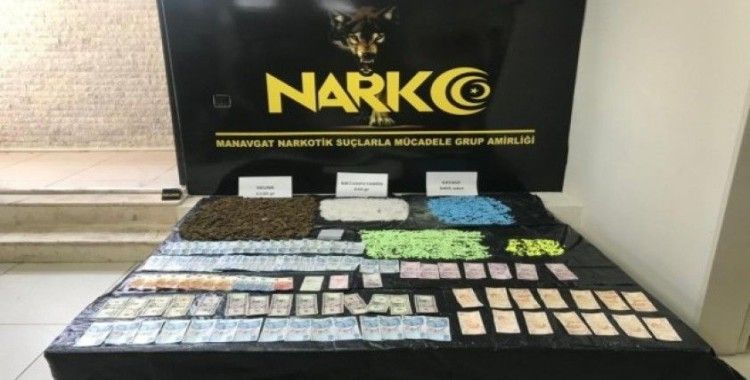 İstanbul’dan getirdikleri uyuşturucuyu Antalya’da piyasaya süremeden yakalandılar