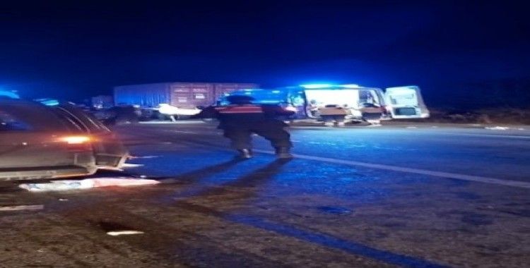 Eskişehir’de minibüs tıra arkadan çarptı: 5’i çocuk 8 yaralı