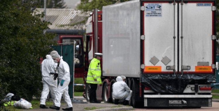 İrlanda'da konteynere gizlenmiş 16 kişi bulundu