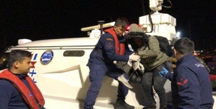 İzmir'de 14'ü çocuk 43 düzensiz göçmen yakalandı