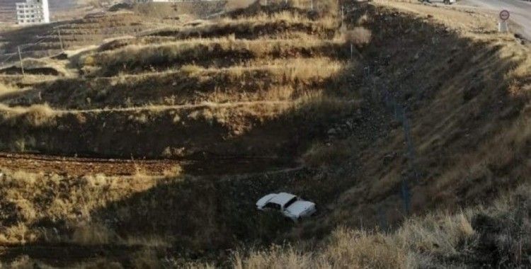 Siirt’te araç uçuruma yuvarlandı: 1 yaralı