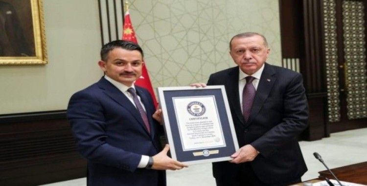 Dünya rekoru belgesi Cumhurbaşkanı Erdoğan’a verildi