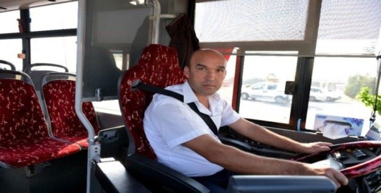 Kalp krizi geçiren yolcuya ilk müdahaleyi otobüs şoförü yaptı