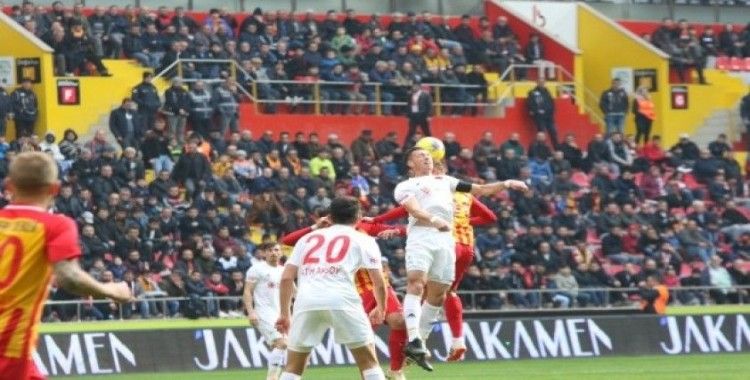 Süper Lig: Kayserispor: 1 - Sivasspor: 1  (İlk yarı)