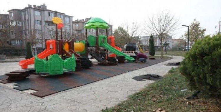 Adapazarı’nda 30 farklı bölgeye yeni çocuk parkı