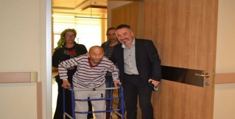 120 yaşındaki Hasan Keleş, tekrar yürümeye başladı