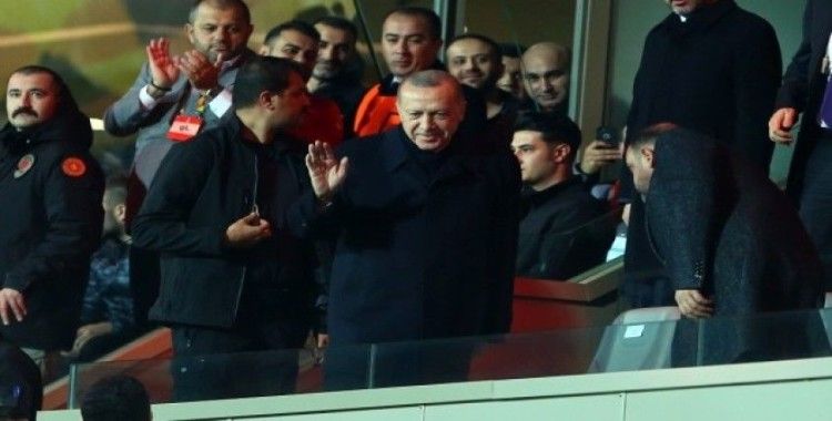 Cumhurbaşkanı Erdoğan, Başakşehir’i yalnız bırakmadı
