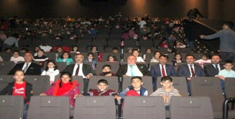 Van’da 60 bin öğrenci sinemayla buluştu