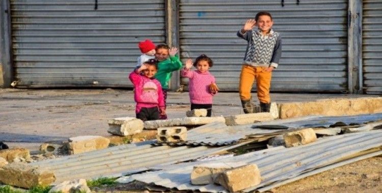 Barış Pınarı Harekat bölgesinde çocuklara oyuncak dağıtıldı
