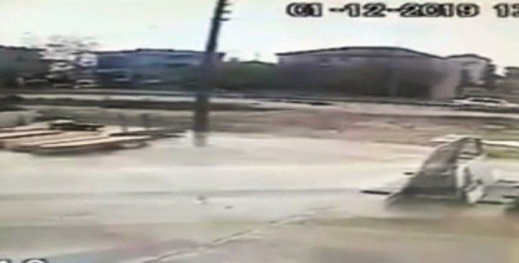 Otomobilin çarptığı kadın metrelerce sürüklenerek hayatını kaybetti